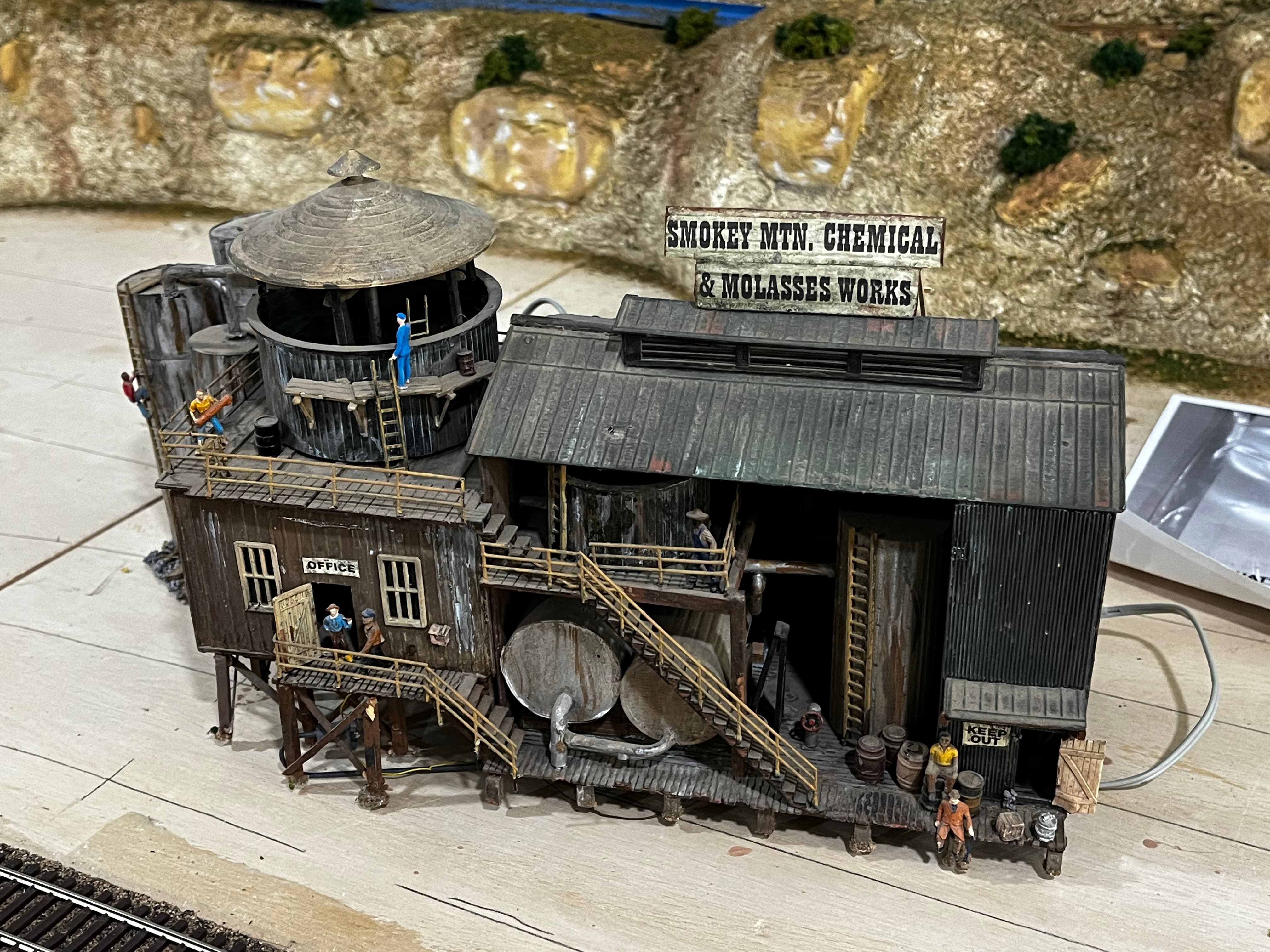 28-smokey_works
